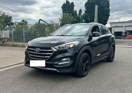 Hyundai Tucson gebraucht kaufen Hyundai Tucson Intro Edition 4WD/Automatik/AHK/Kamera