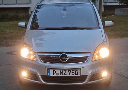 Opel Zafira 1.9 CDTI Sport 110kW Sport - TÜV Jul 2026