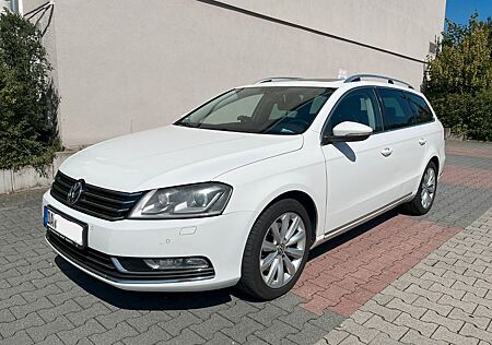 VW Passat Variant Volkswagen 2.0 TDI Highline AHK SHZ PANO
