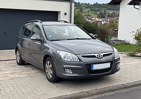 Hyundai i30 CW Comfort 1.6 CRDi 2. Hand, HU 08/26 8fach