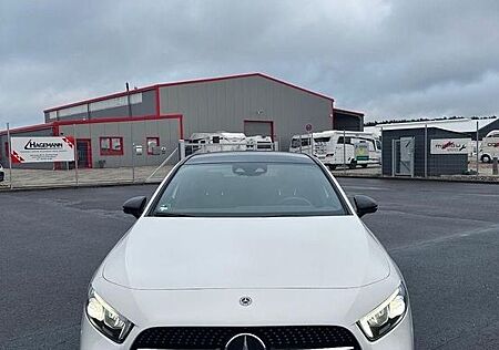 Mercedes-Benz A 250 AMG Line Limo/ 8 fach Bereift/ Pano