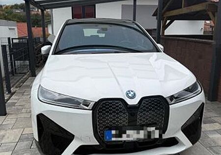 BMW iX xDrive50 -