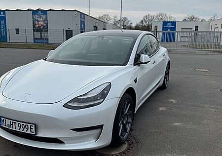 Tesla Model 3 Allradantrieb mit Dualmotor Long Ran AHK