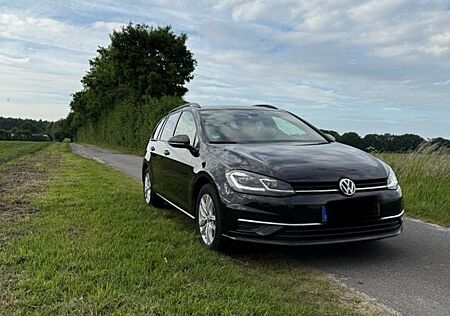 VW Golf Volkswagen 1.6 TDI DSG Comfortline Variant AHK