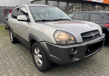 Hyundai Tucson 2.7 GLS 4x4 Automatik Tüv Neu Inspek Gara