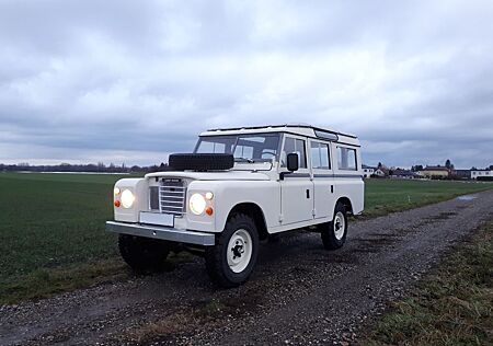 Land Rover Serie III 109 Station Wagon 2,6L Benzin