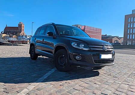 VW Tiguan Volkswagen 2.0 TDI 4MOT BlueMot Tech Sport & Sty...