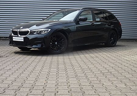 BMW 318i Tour. Advantage LivePro CarPlay LM SH PDC
