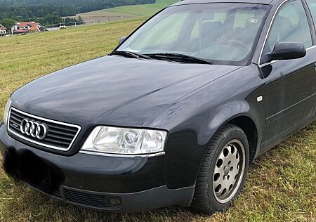 Audi A6 2.4 quattro Avant