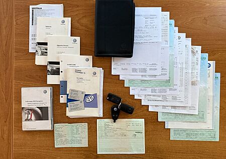 VW T5 Multivan Volkswagen Atlantis/Navi/AHK/Tisch/Standhzg