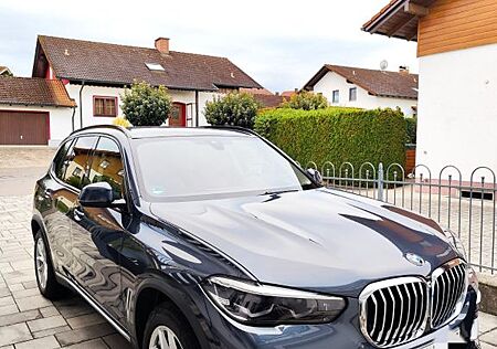 BMW X5 gebraucht kaufen BMW X5 xDrive30dKomfortsitzeKamera360°Head-UpShadowL