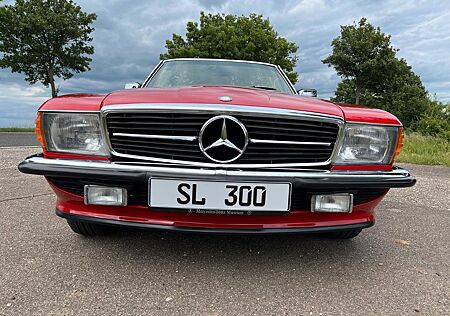 Mercedes-Benz SL 300 / 300SL / R107