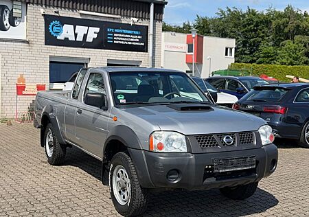 Nissan NP 300  Pick-up King Cab 4X4 2,5