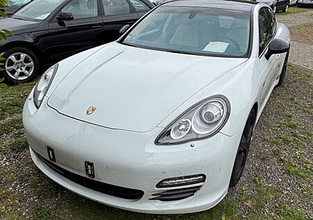 Porsche Panamera 4S S