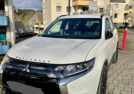 Mitsubishi Outlander 2.0 MIVEC Active+ ClearTec 4WD CVT...