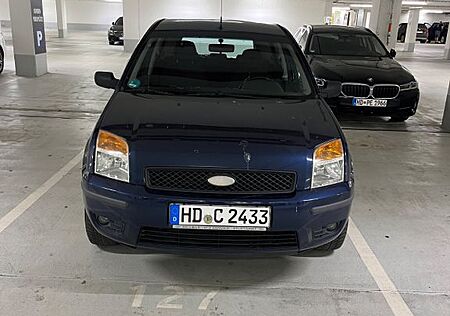 Ford Fusion 1,4 16V + +