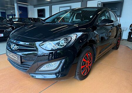 Hyundai i30 Navi / Rückfahrkamera / Klima / Scheckheft