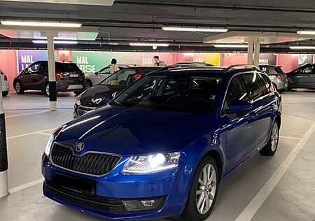 Skoda Octavia 2.0 TDI DSG Ambition Combi Ambition