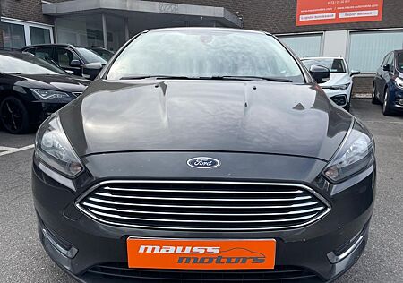 Ford Focus Turnier Titanium Navi 1971