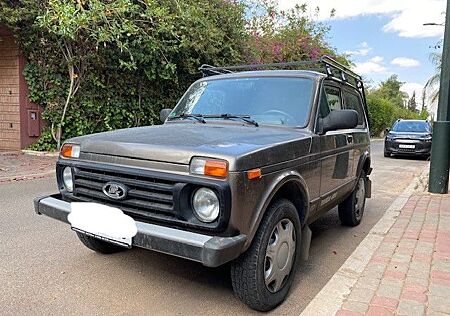 Lada Taiga 4x4 Benzin UND Gas