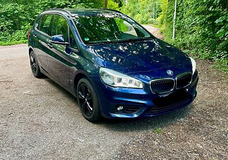 BMW 2er 220 Active Tourer 220i Advantage Advantage