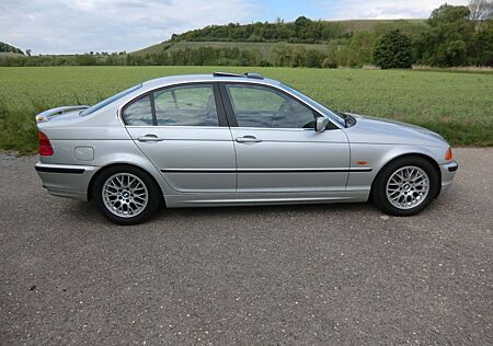 BMW 328i -
