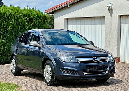 Opel Astra · 1. Hand · Scheckheftgepflegt · TÜV neu