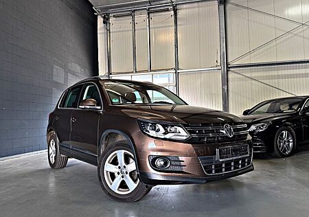VW Tiguan Volkswagen Sport & Style 4Motion-NAVI-AHK-SHZ-S.HEFT