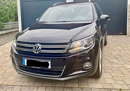 VW Tiguan Volkswagen VWTiguan 1.4 TSI Sport & Style Standheizung Pano