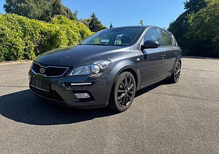 Kia Cee'd / Ceed 1.6 CVVT Dream-Team Dream-Team