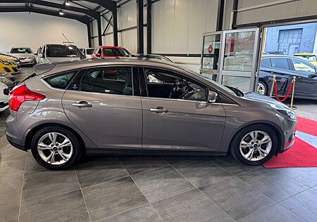 Ford Focus Lim. Champions Edition | TÜV NEU