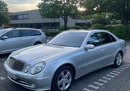 Mercedes-Benz E 240 AVANTGARDE mit GASANLAGE