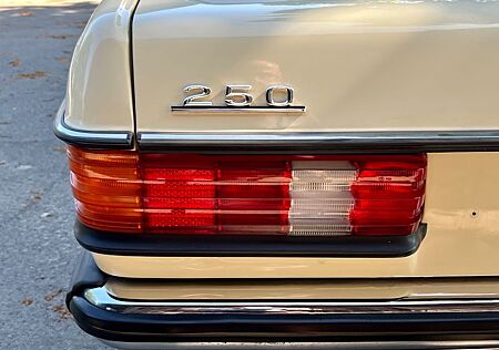 Mercedes-Benz 250 Benziner / ungeschweißt / Vergaser & Tüv neu