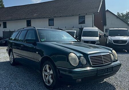 Mercedes-Benz E 320 Elegance 4 Matic, Leder , Xenon , Klimatr