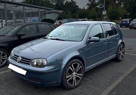 VW Golf Volkswagen 1.4 - Sportfelgen und Musikanlage