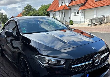 Mercedes-Benz CLA 220 DCT -