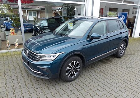 VW Tiguan Volkswagen United 20 TDI,LED,AHK,PANO,NAVI,PDC