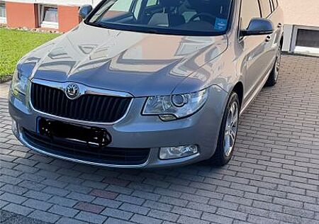 Skoda Superb 2.0 TDI DSG Ambition Combi Ambition