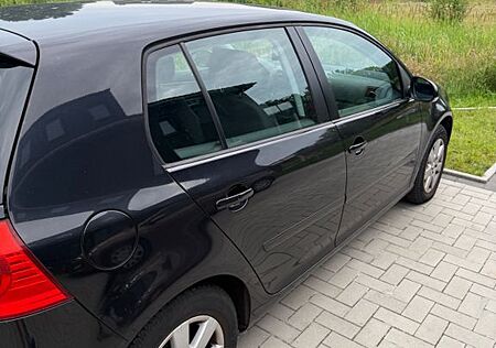 VW Golf Volkswagen 1.4 FSI Trendline /Retnerwagen Sauber