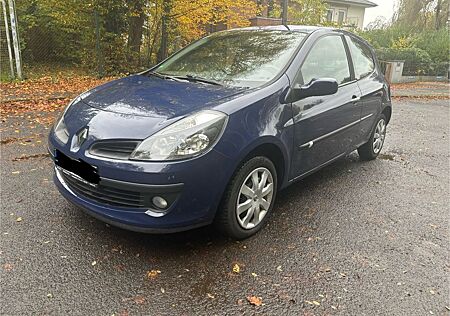 Renault Clio 1.2 Klima/ 8-fach bereift