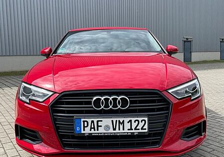 Audi A3 1.6 TDI - LIMO, S LENKRAD, S FELGEN