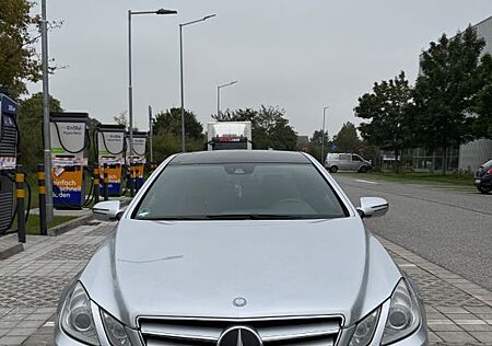 Mercedes-Benz E 350 Coupé CGI BlueEFFICIENCY ELEGANC...