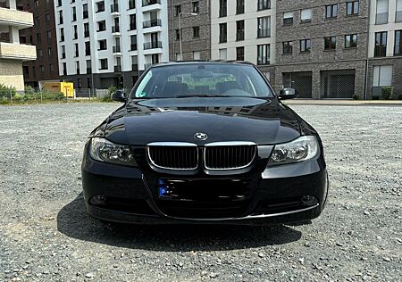 BMW 318i Limousine - TÜV Neu bis 27