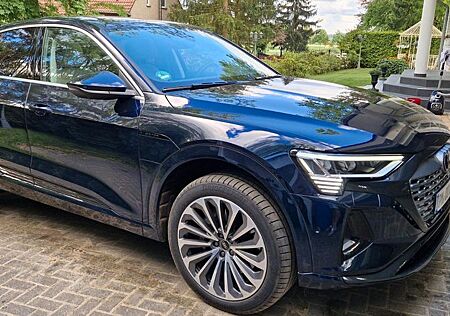 Audi Q8 e-tron 55 e-tron quattro advanced Garantie