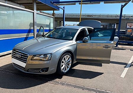 Audi A8 3.0 TDI clean diesel tiptronic quattro -