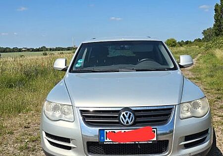 VW Touareg Volkswagen 3.0 V6 TDI Tiptronic Standard
