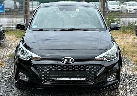 Hyundai ix20 I20 .. Active .. 1.2 _ Kamera .. 28.000 Kilomete