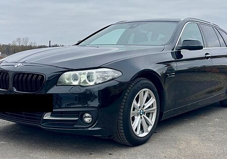 BMW 530d xDrive Touring A Luxury Line Luxury Line