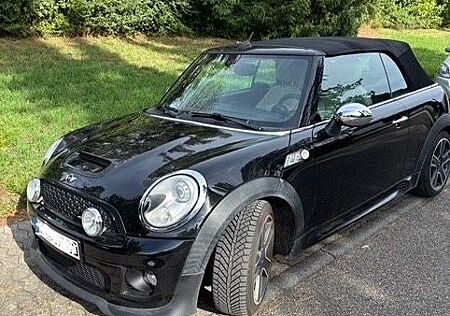 Mini Cooper S Cabrio JCW, unfallfrei, Garagenwagen