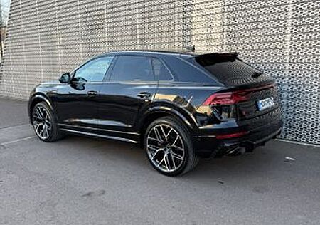 Audi RS Q8 RSQ8 305KMH,B&O,Keramik,Pano,Massage,8fach,HUD